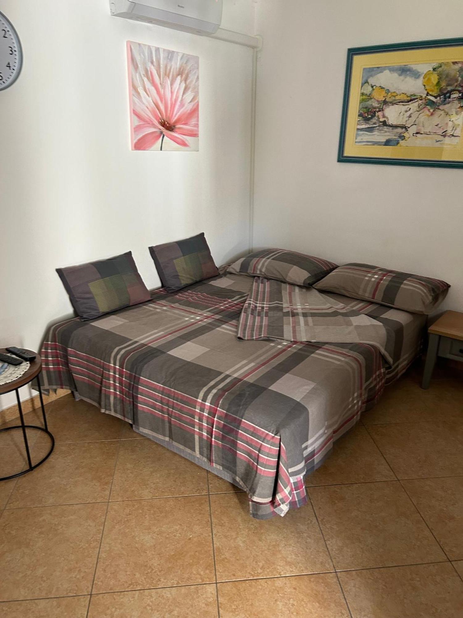 With A Parking Space Metajna, Pag - 4127 Apartment